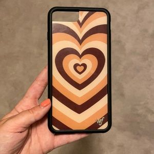NWOT Wildflower 8 Plus Phone Case